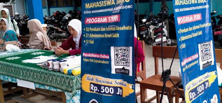 STIKes Maboro Hadiri Pameran Pendidikan dalam Rangka Semarak HUT Ke – 39 SMAN 1 Padangan